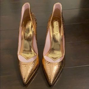 TED BAKER ROSE GOLD PUMPS